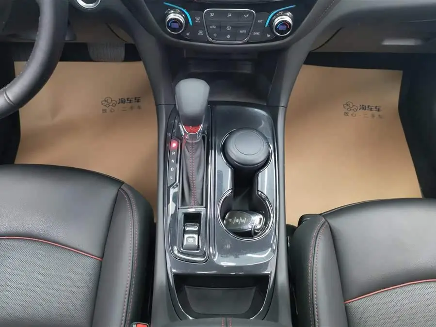 2022 شيفروليه تراكير 550T RS إصدار التوسع الذكي