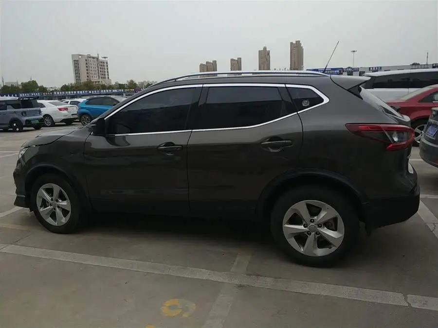 نيسان قاشقاي 2022 2.0 لتر CVT XV الذكي