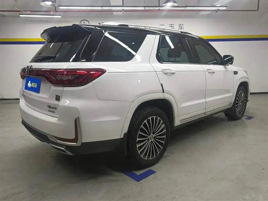Changan CS95 2019 2.0T Two-Wheel Drive Luxury Version