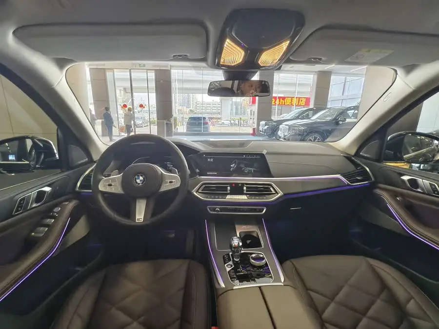 BMW X5 2022 xDrive 30Li Luxury M Sport Package