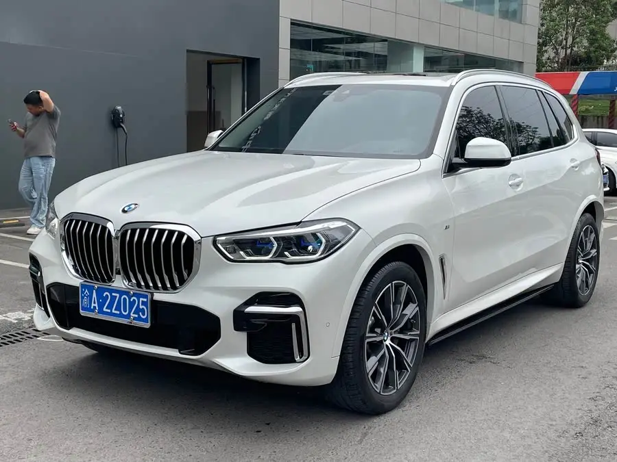بي إم دبليو X5 2022 xDrive 30Li حزمة M الرياضية المتميزة