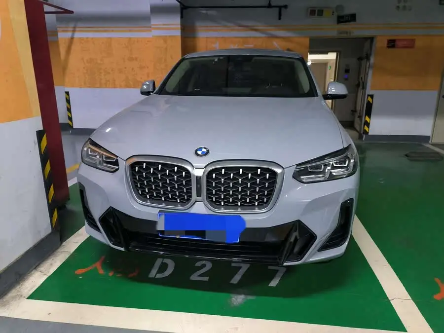 بي إم دبليو X4 2022 xDrive 30i M حزمة رياضية