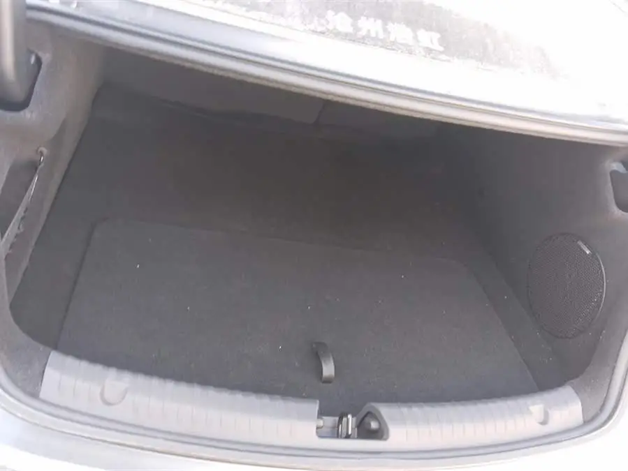 سيارة بكين 2025 الطراز 650 النسخة ذات المدى الطويل