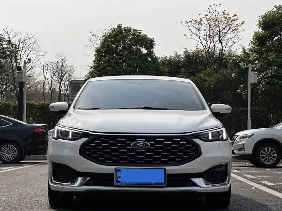 Ford Focus 2021 1.5L Automatic Platinum Edition
