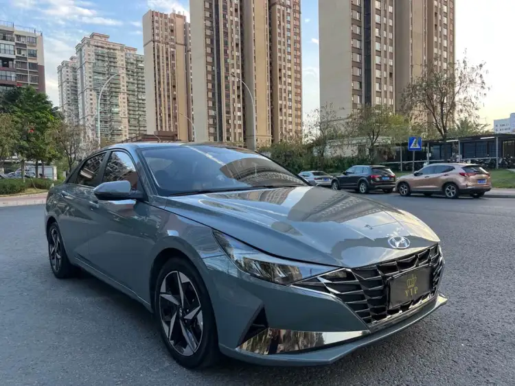 Elantra 2022 1.5L CVT LUX Premium Edition