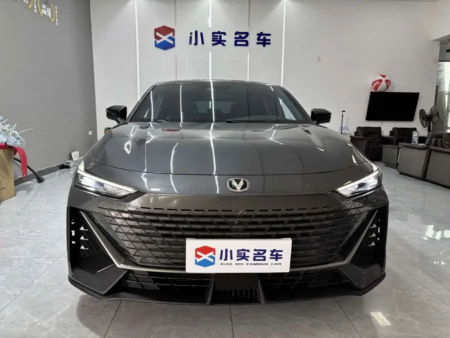 Changan UNI-V 2023 1.5T Premium