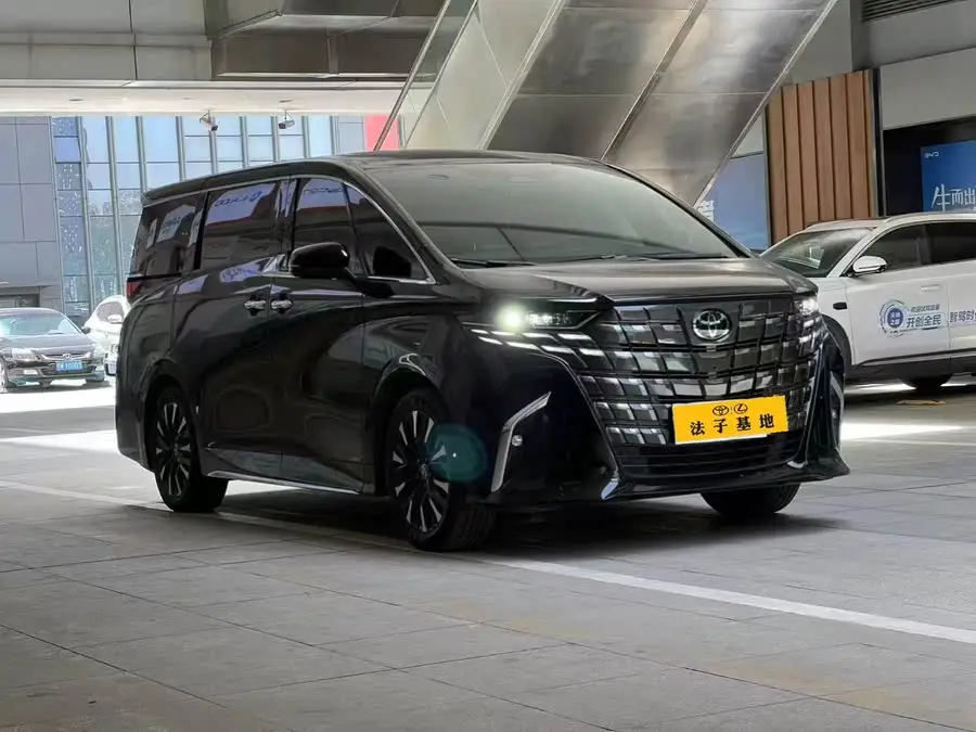 ألفارد 2024 هجين 2.5 لتر النسخة المتميزة