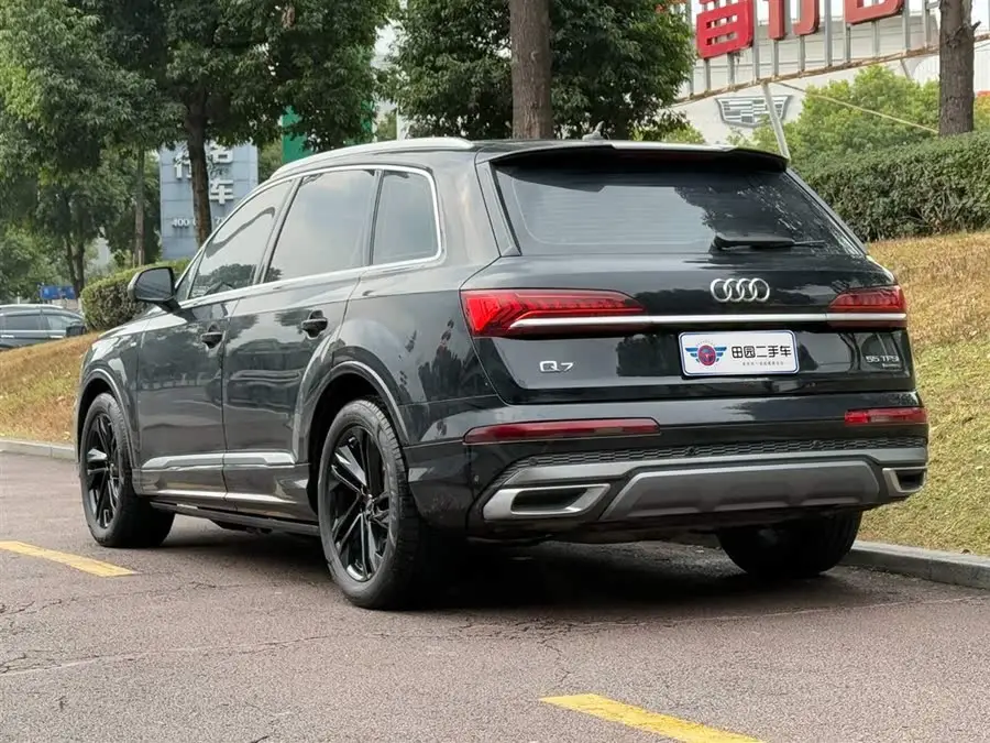 Audi Q7 2023 55 TFSI quattro S line Sport
