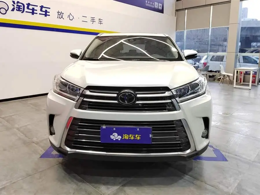 2021 تويوتا هايلاندر 2.0T دفع رباعي فئة بريميوم 7 مقاعد