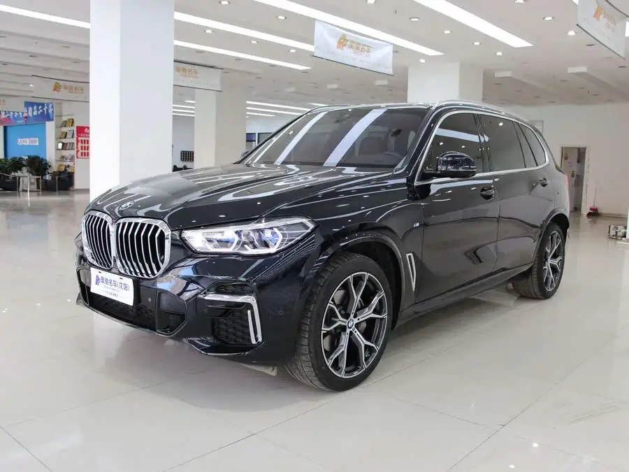 بي إم دبليو X5 2022 طراز محدث xDrive 40Li حزمة M الرياضية