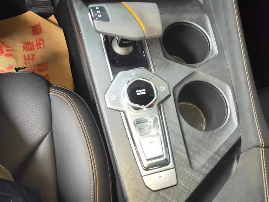 Changan UNI-V 2022 1.5T Smart Navigation Edition