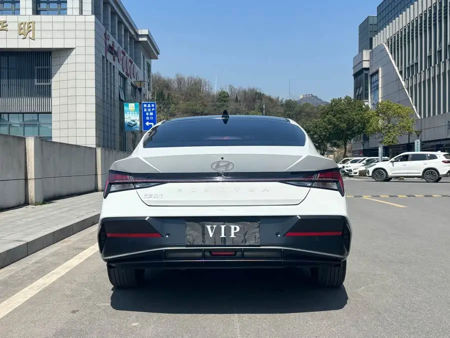 Elantra 2023 1.5L CVT LUX Premium