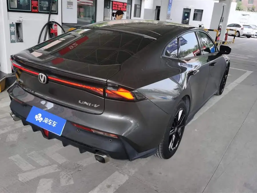 Changan UNI-V 2022 1.5T Premium