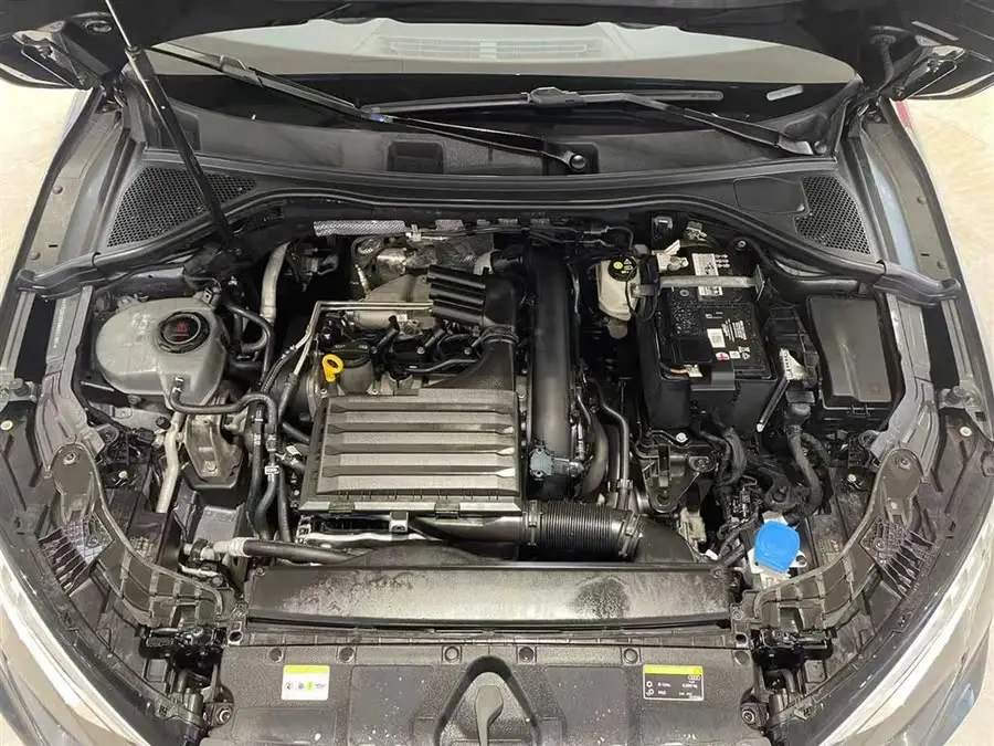 أودي A3 2021 A3L ليموزين 35 TFSI الرياضية التقدمية