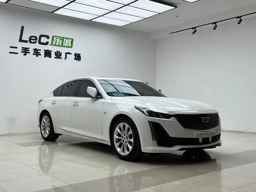 كاديلاك CT5 2022 28T فخمة