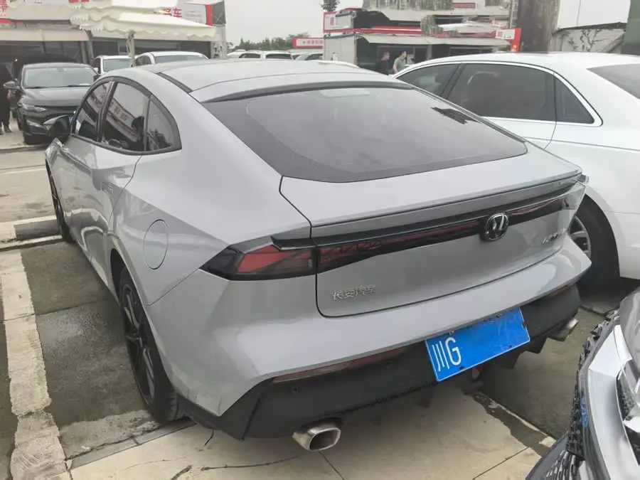 Changan UNI-V 2022 1.5T Intelligent Navigation Edition