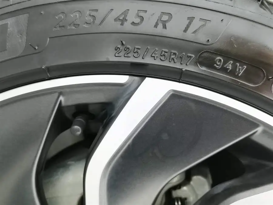 جولف 2021 280TSI DSG برو الإصدار الأول