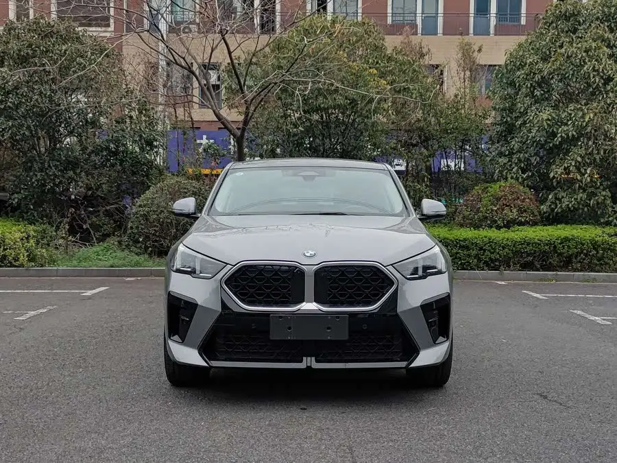 بي إم دبليو X2 (مستورد) 2024 sDrive25i حزمة رياضية M