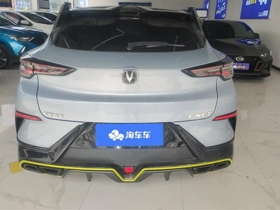 شانغن UNI-T 2022 طراز 1.5T النسخة الرياضية الرائدة