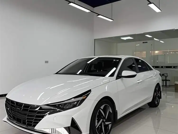 Elantra 2022 1.5L CVT LUX Premium Edition