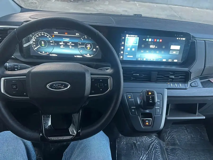 Tourneo 2023 2.0T Automatic Zhi Zun Edition