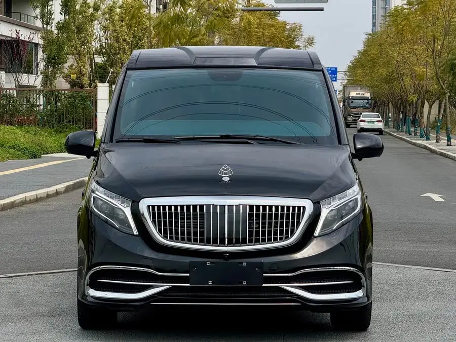 فئة الأعمال 2023 من فيتو 2.0T سعة 7 مقاعد