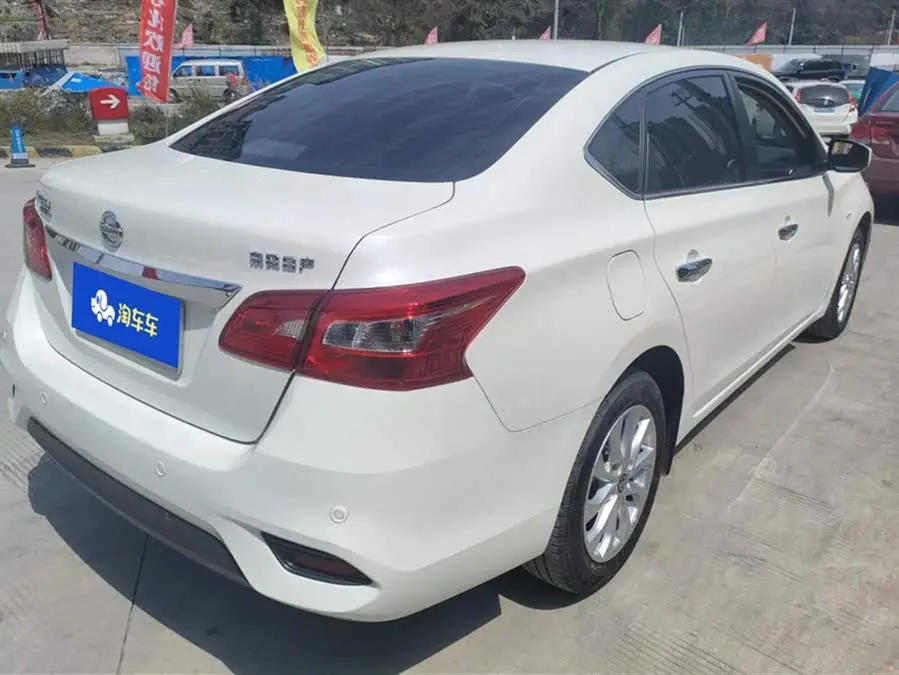 2022 نيسان سيلفي كلاسيك 1.6XL CVT الفئة الفاخرة