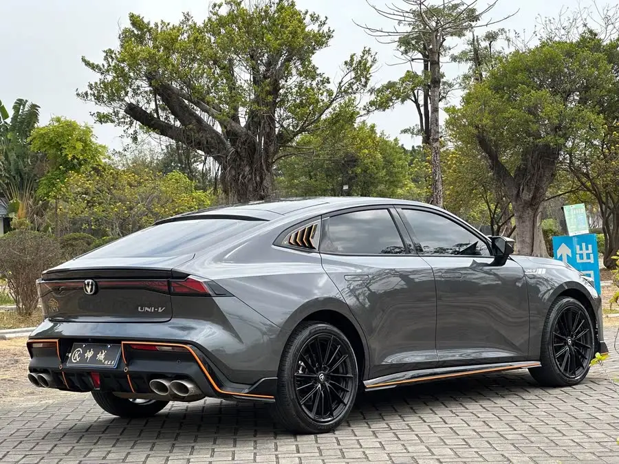 Changan UNI-V 2023 1.5T Sport Version