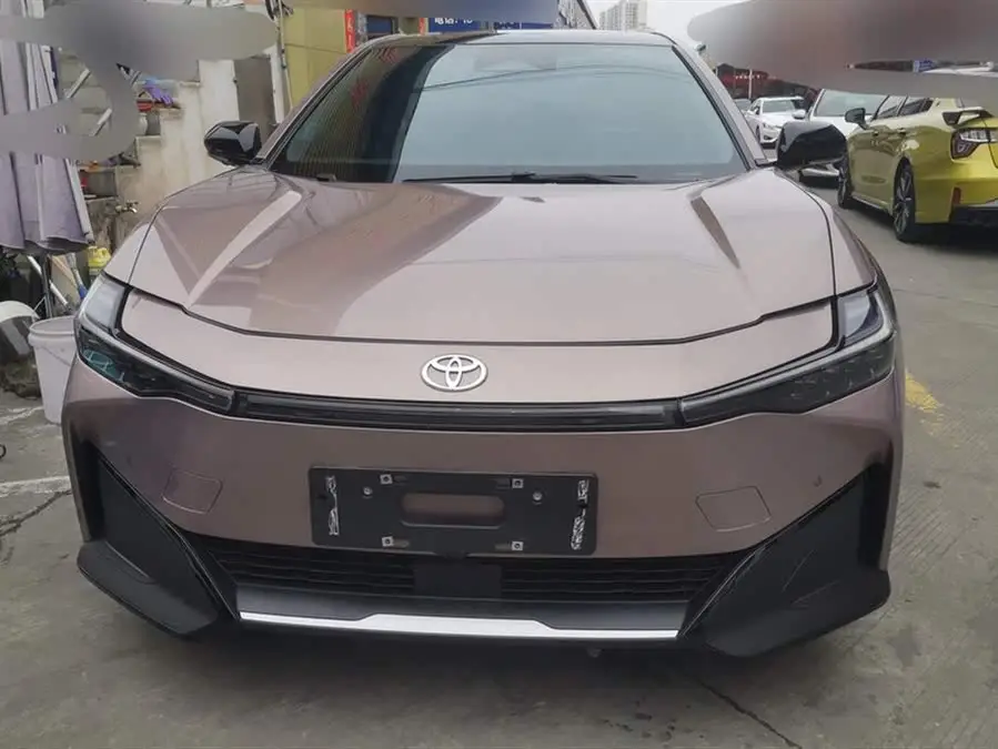 تويوتا bZ3 2023 طراز 616 كم مدى طويل Premium