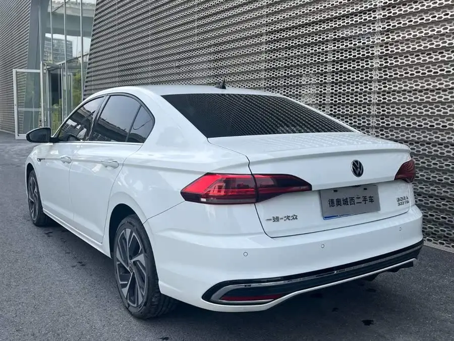 2023 Bora 300TSI DSG Premium Edition