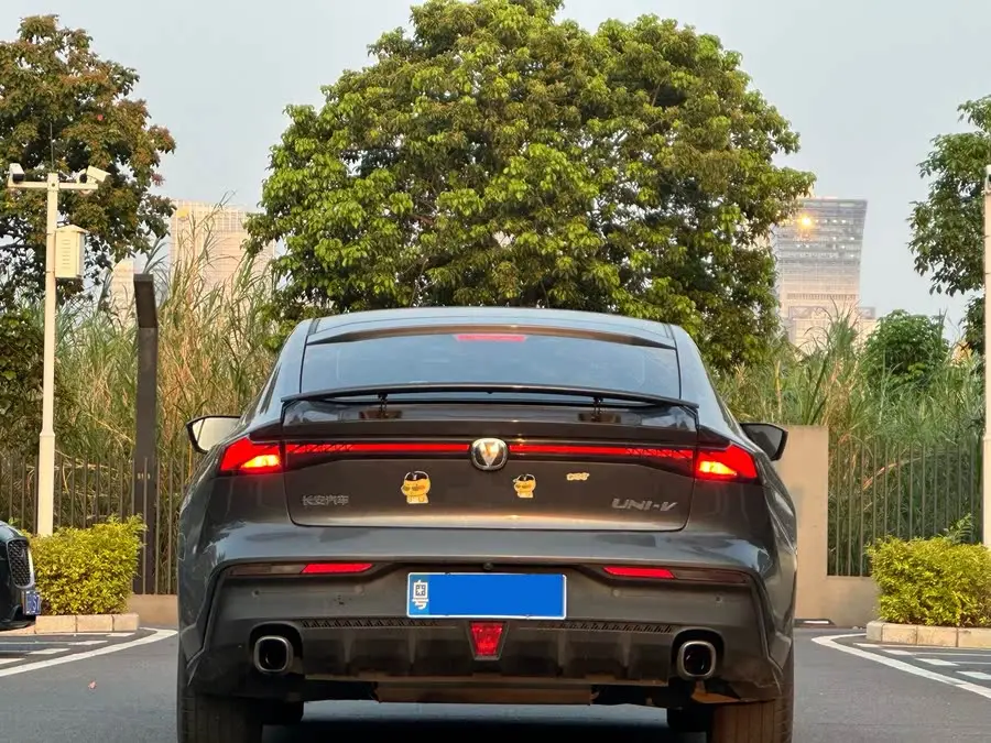 Changan UNI-V 2023 1.5T Premium