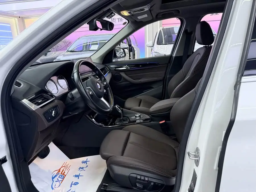 بي إم دبليو X1 2020 sDrive20Li الفاخرة