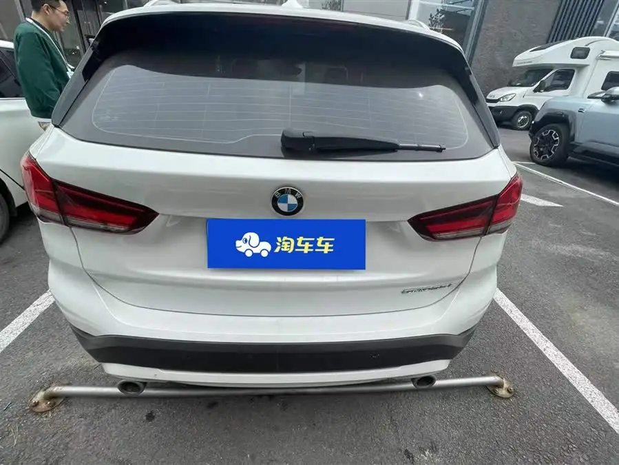 بي إم دبليو X1 2021 sDrive25Li إصدار رائد