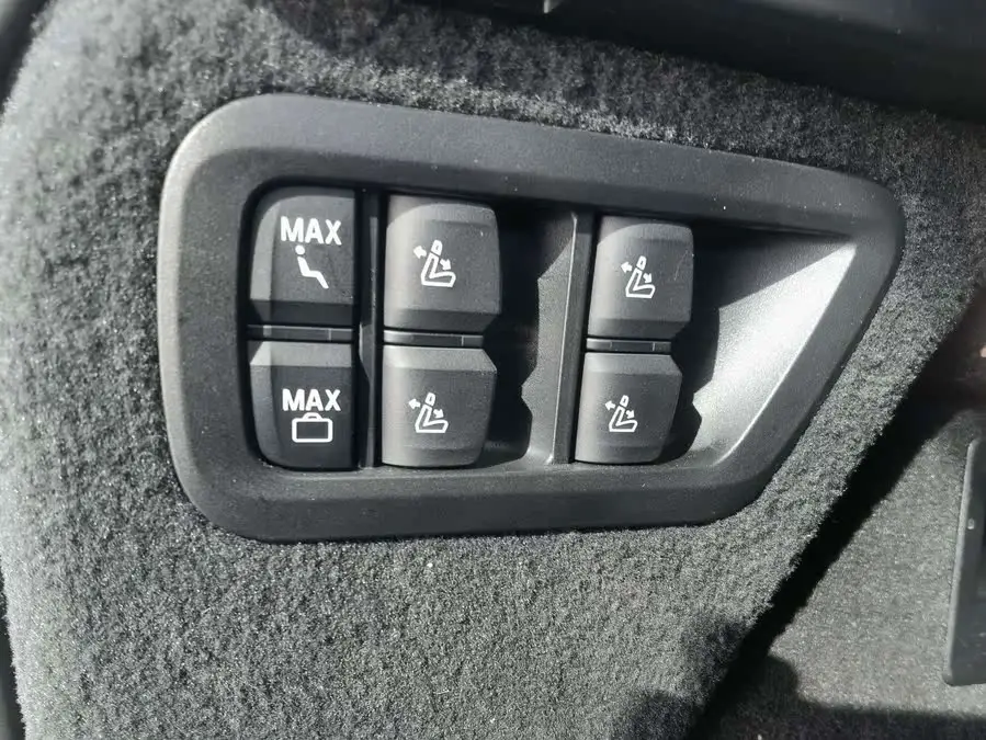 BMW X7 2023 xDrive40i Luxury Package