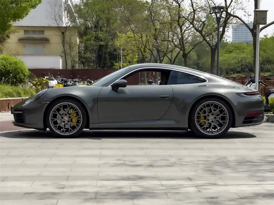 بورش 911 2023 كاريرا 3.0T