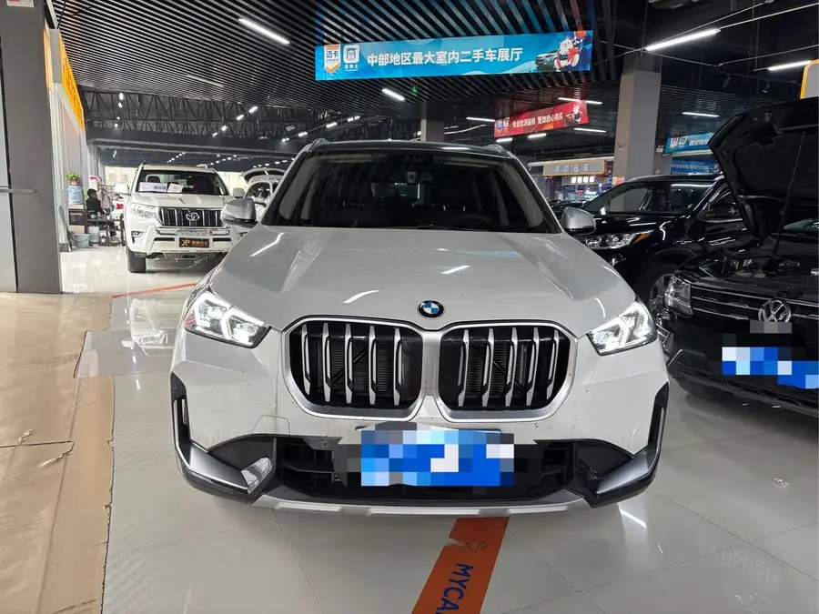 بي إم دبليو X1 2023 sDrive25Li حزمة M الرياضية