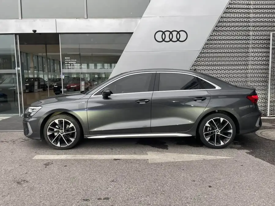 أودي A3 2023 A3L ليموزين 35 TFSI طراز رياضي أنيق