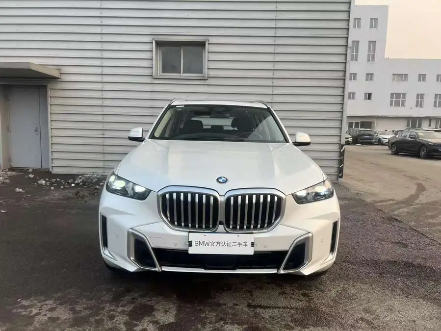بي إم دبليو X5 2023 xDrive 30Li حزمة M الرياضية المميزة