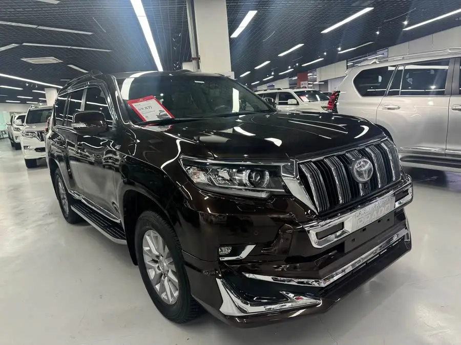 برادو 2018 3.5 لتر أوتوماتيكي VX NAVI احتياطي مثبت في الخلف