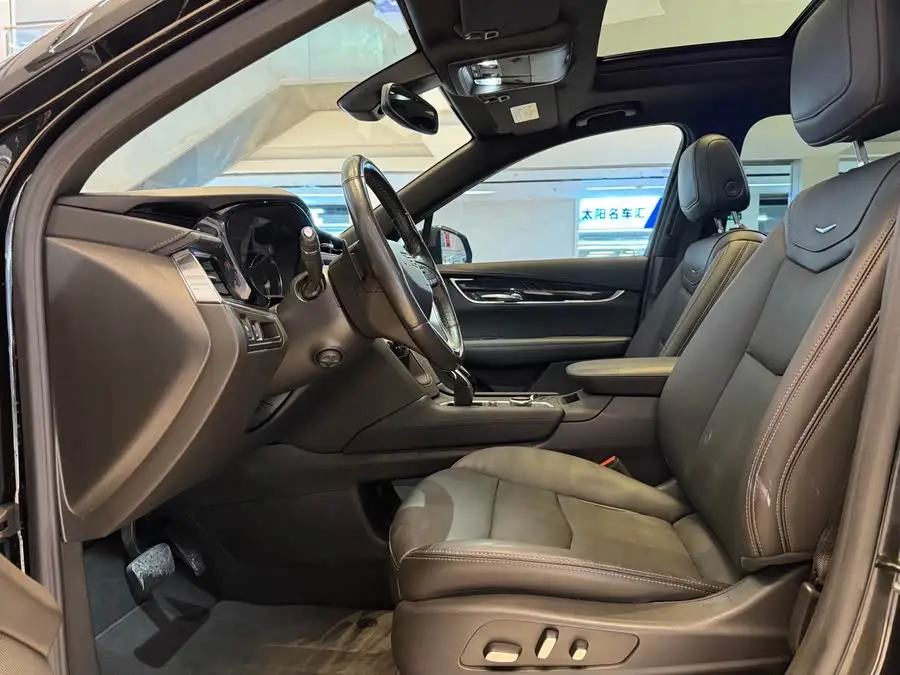 كاديلاك XT6 2021 28T ستة مقاعد دفع رباعي فاخرة