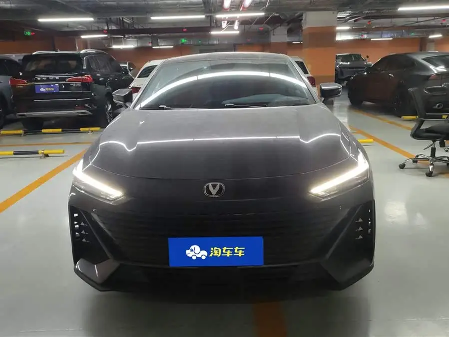 Changan UNI-V 2022 1.5T Premium