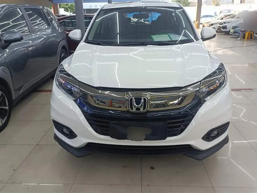 2020 هوندا HR-V 1.5L CVT الفئة الفاخرة