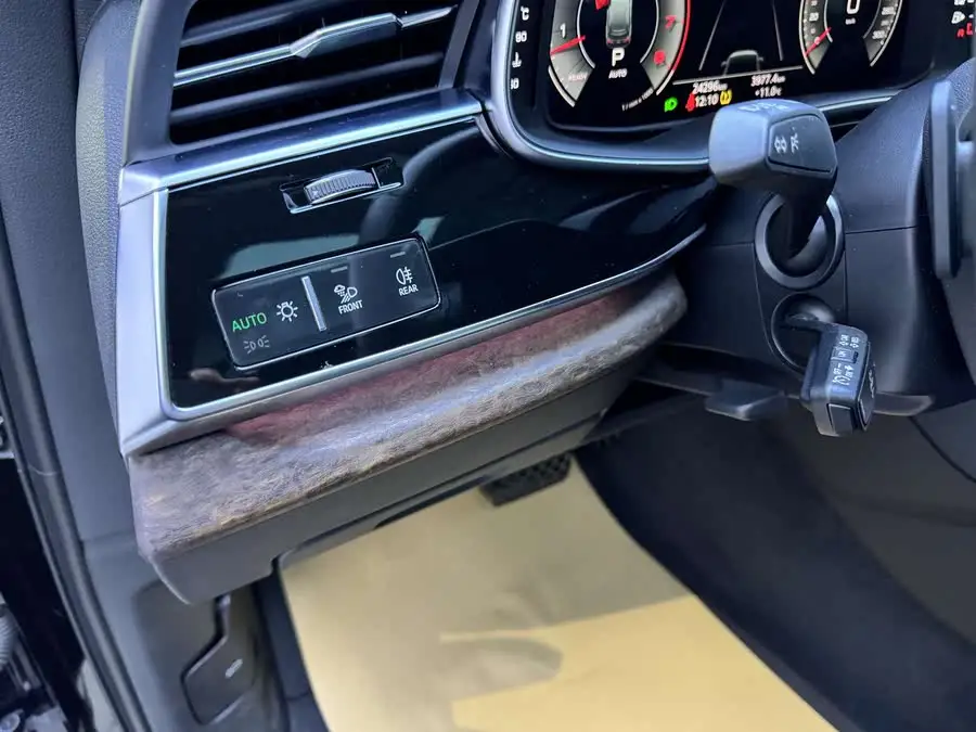 Audi Q7 2023 45 TFSI quattro S line Sport