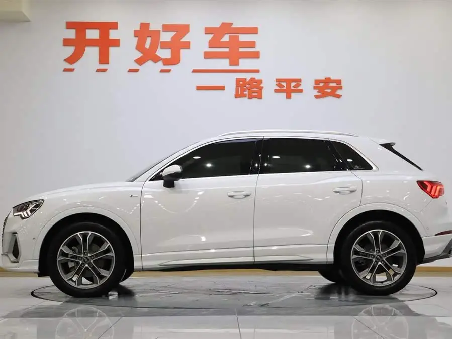 أودي Q3 2023 طراز مُعدل 40 TFSI ديناميكي