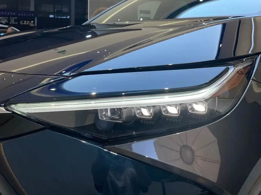 فاو تويوتا bZ4X 2022 النسخة عالية الأداء بنظام الدفع الرباعي PRO