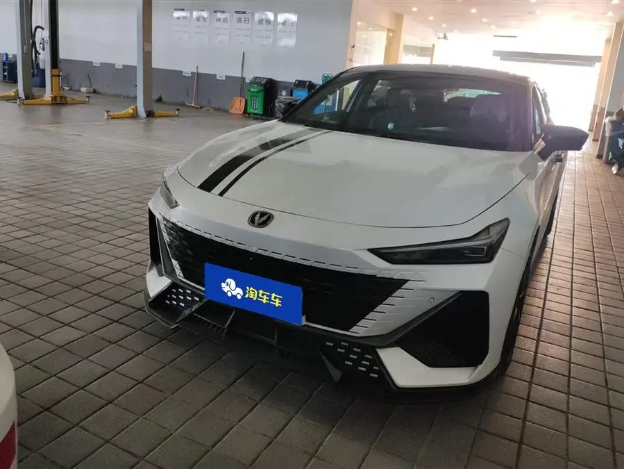 Changan UNI-V 2022 1.5T Premium