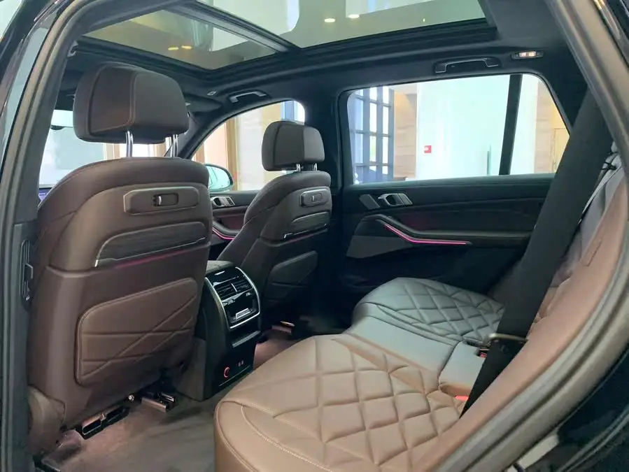 BMW X5 2023 xDrive 40Li M Sport Night Package