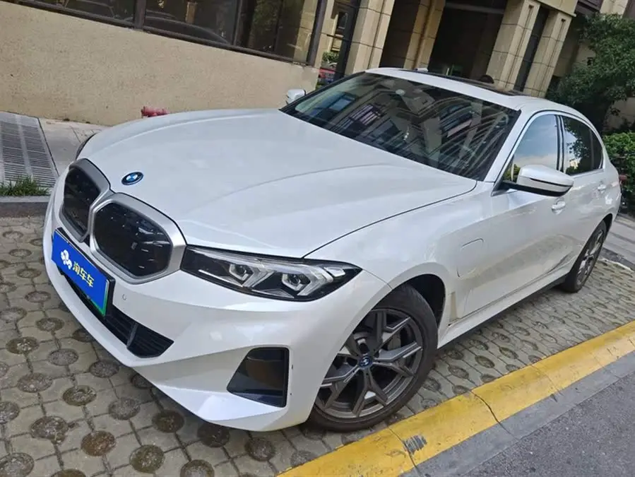 بي إم دبليو i3 2022 eDrive 35 L