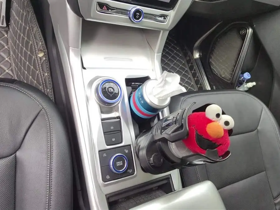 مستكشف 2020 إيكوبوست 285 النسخة تيتانيوم للدفع الرباعي 7 مقاعد