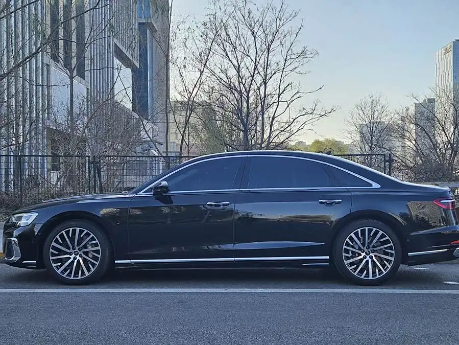 أودي A8 2024 A8L 55 TFSI كواترو الرائد